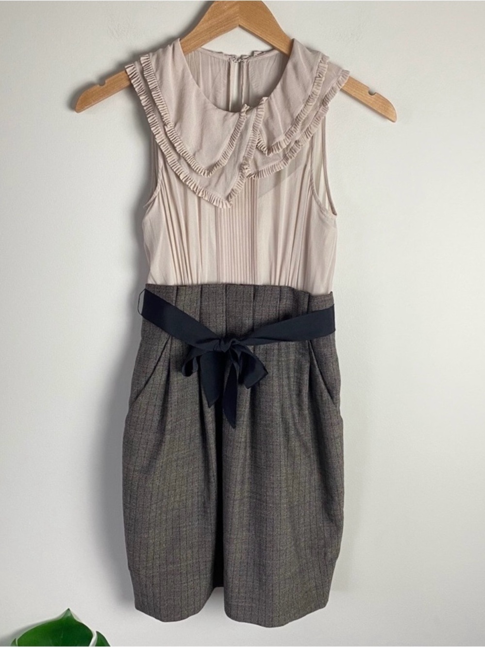 BCBGMAXAZRIA Peter Pan Collar Ruffle Bodice Mixed Media Dress Grey Black Size 0